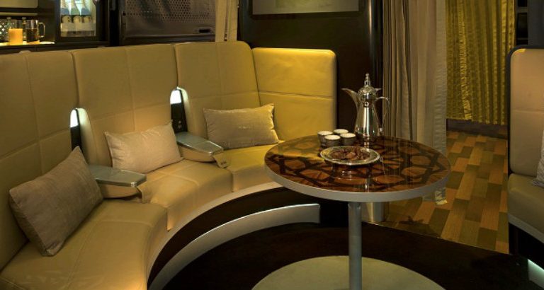 Discover Etihad, the most luxurious suite in the sky | You can visit us at our website, www.sornixelvuta.pro and check our Pinterest @midcenturyblog to get more #MidCenturyModern inspiration.