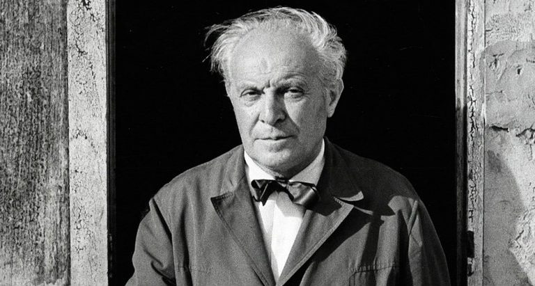 Gio Ponti About brilliant Italian designers | You can visit us at our website, www.sornixelvuta.pro and check our Pinterest @midcenturyblog to get more #MidCenturyModern inspiration.