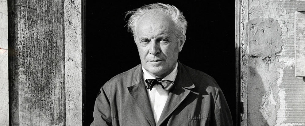 Gio Ponti About brilliant Italian designers | You can visit us at our website, www.sornixelvuta.pro and check our Pinterest @midcenturyblog to get more #MidCenturyModern inspiration.