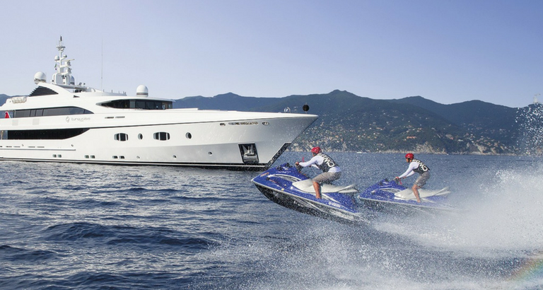 A Luxurious Yacht Design by H2 That Will Make You Want to Buy One
