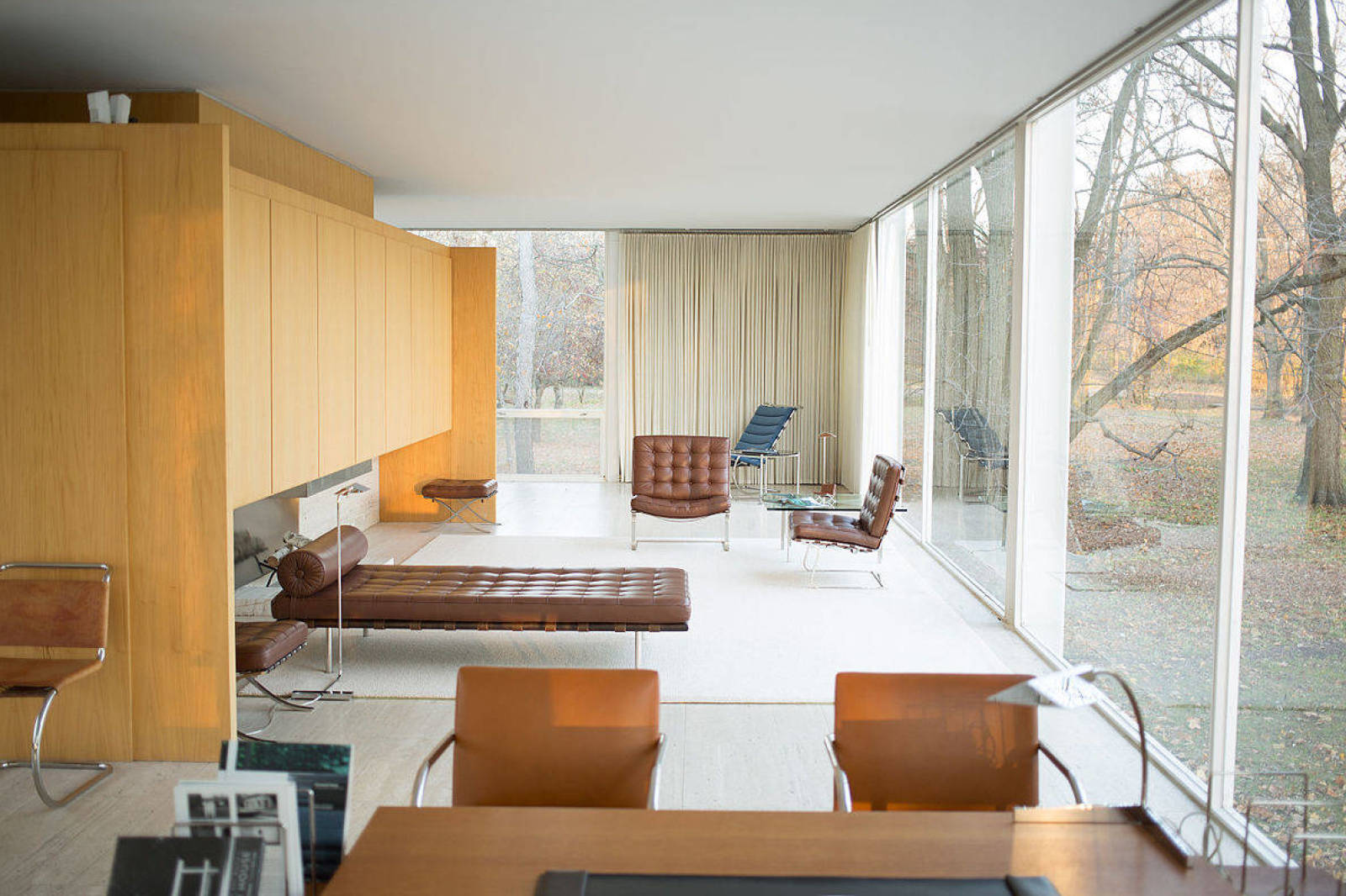 Mid-Century Modern Icons- The Farnsworth House by Mies van der Rohe
