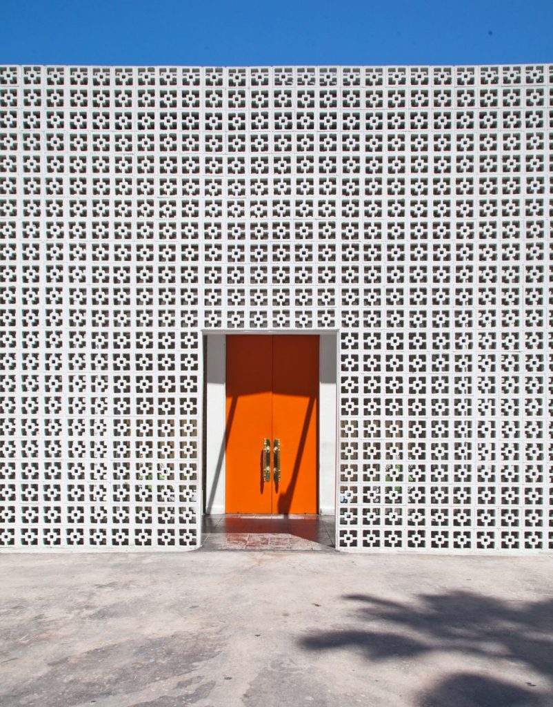 6 Ways You Can Use Orange In Your Mid-Century Decor This Summer_1