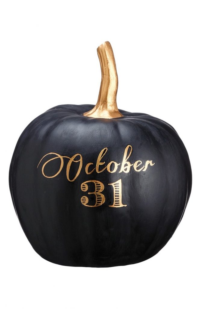 Our Last Minute Checklist for a Chic Halloween Home Decor_1