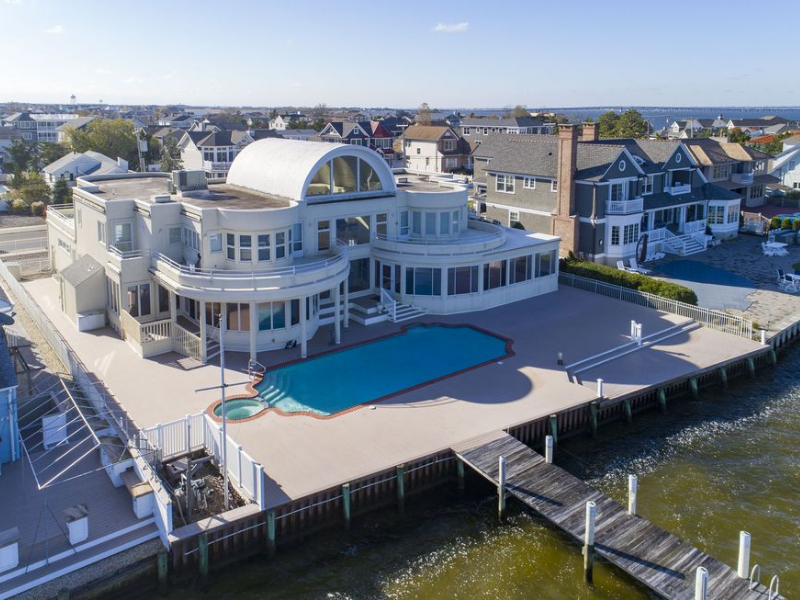 Oscars 2020 Nominees Show Us Their Incredible Homes!_9