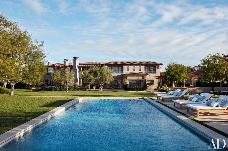 Khloé Kardashian Has Listed Her Luxurious and Famous Calabasas Home