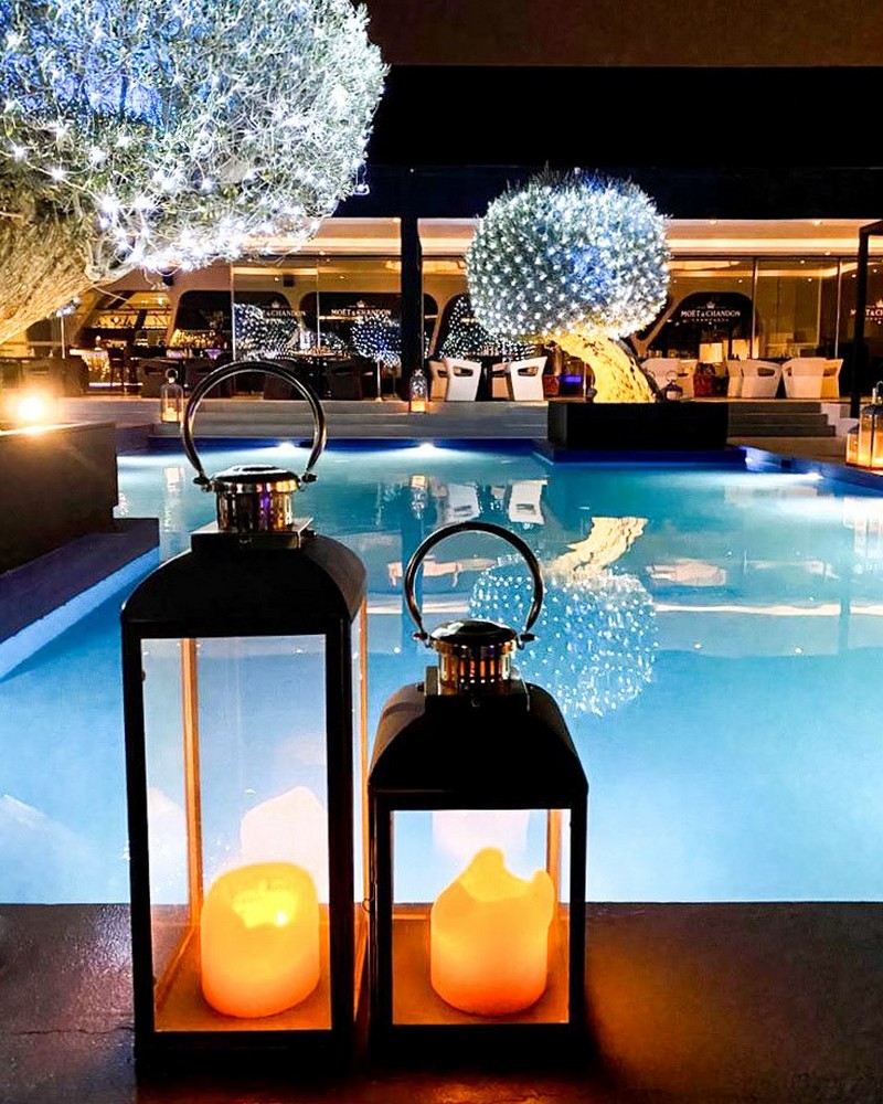 See The Trendy Mid-Century Modern Design Of The Famous Oliveto Restaurant & Lounge!