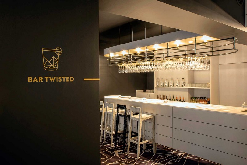 Check HOLMRIS B8 Fabulous Mid-Century Modern Hospitality Design