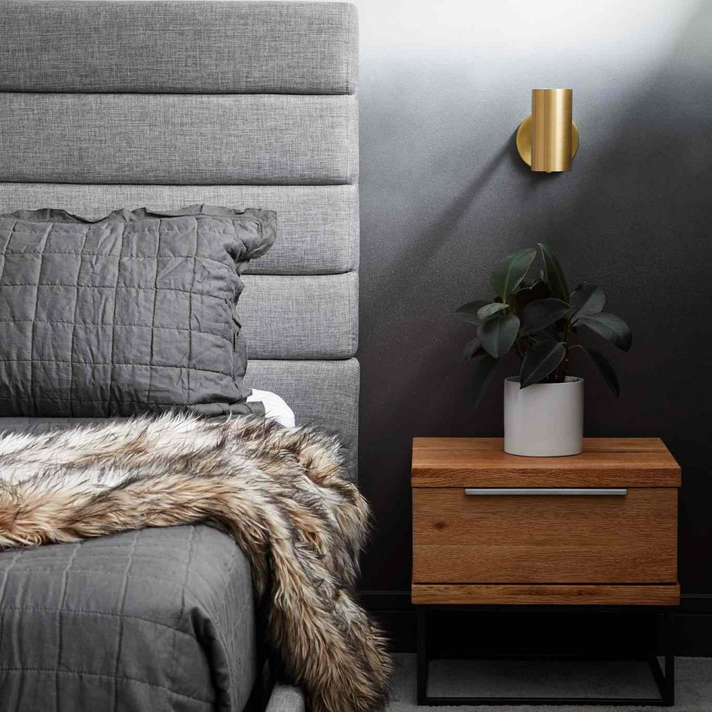 8 Nightstand Ideas To Perfect Your Bedroom Decor_2