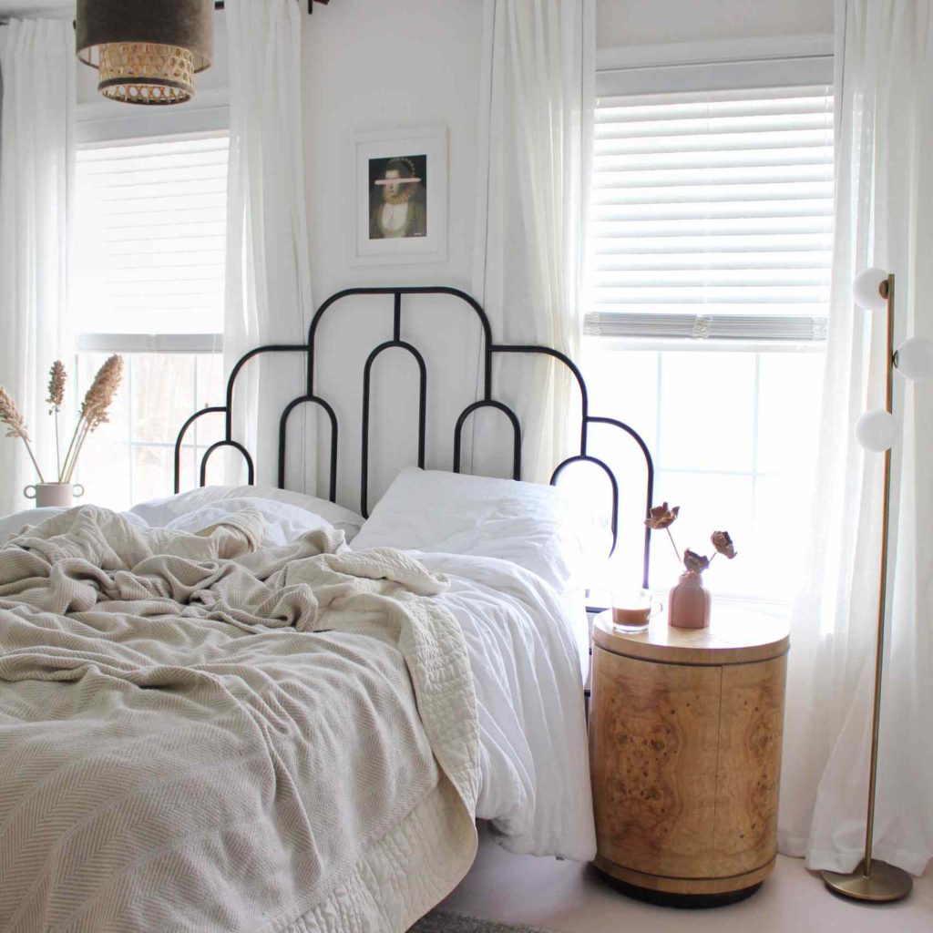 8 Nightstand Ideas To Perfect Your Bedroom Decor_3