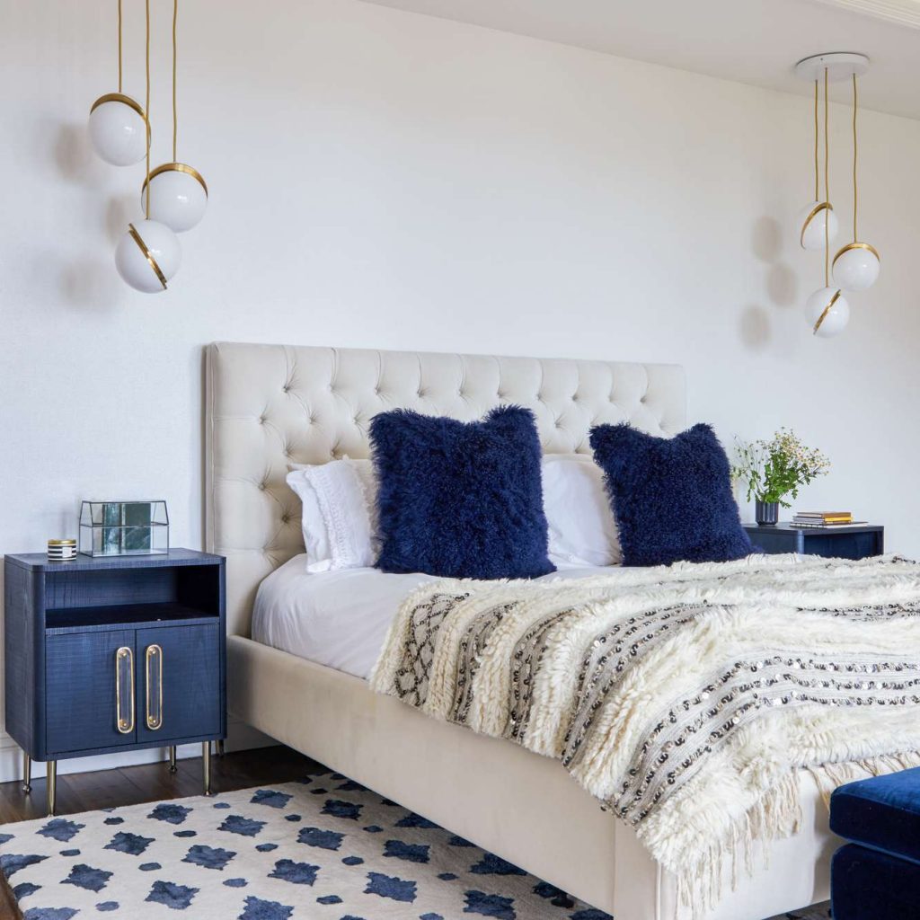 8 Nightstand Ideas To Perfect Your Bedroom Decor_5