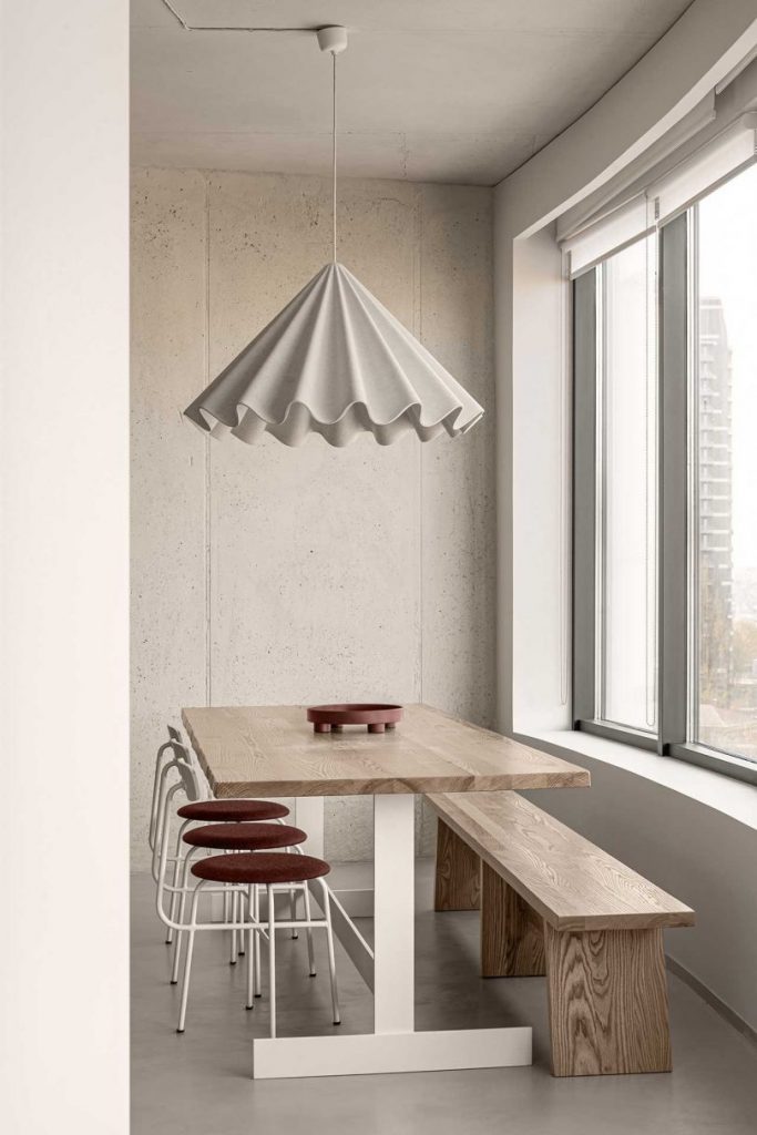Design Spotlight This Kiev Apartment Radiates Contemporary Design Vibes_5
