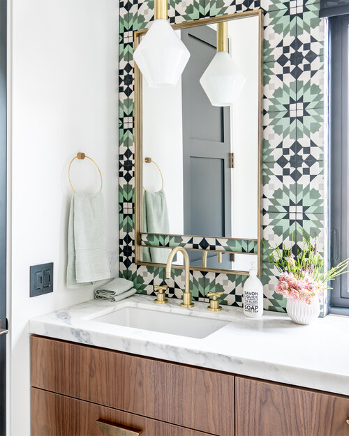 The Best Colors That Go With Green Home Decor_1
