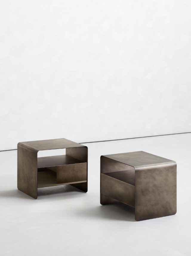 The 20 Luxury Nightstands You Need In Your Home Now_10
