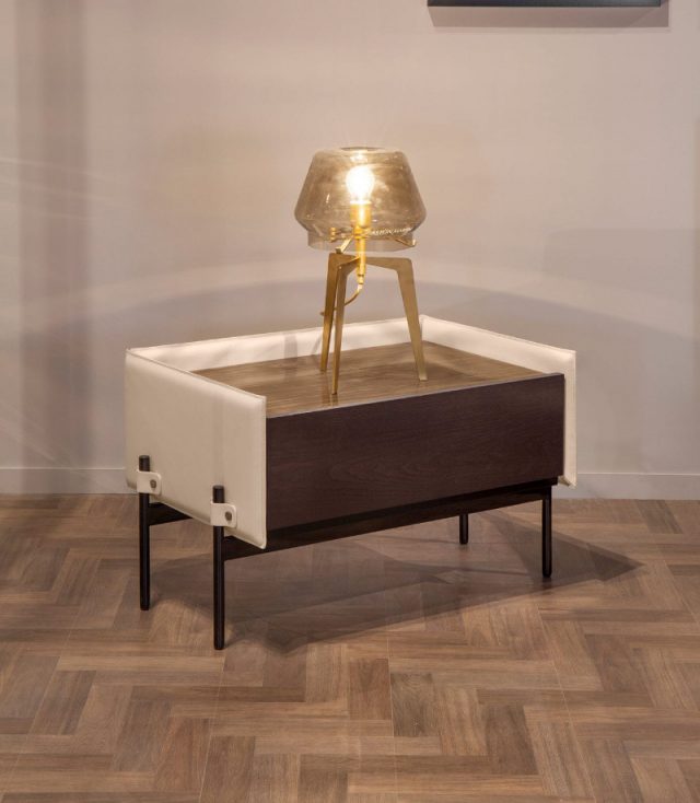 The 20 Luxury Nightstands You Need In Your Home Now_19