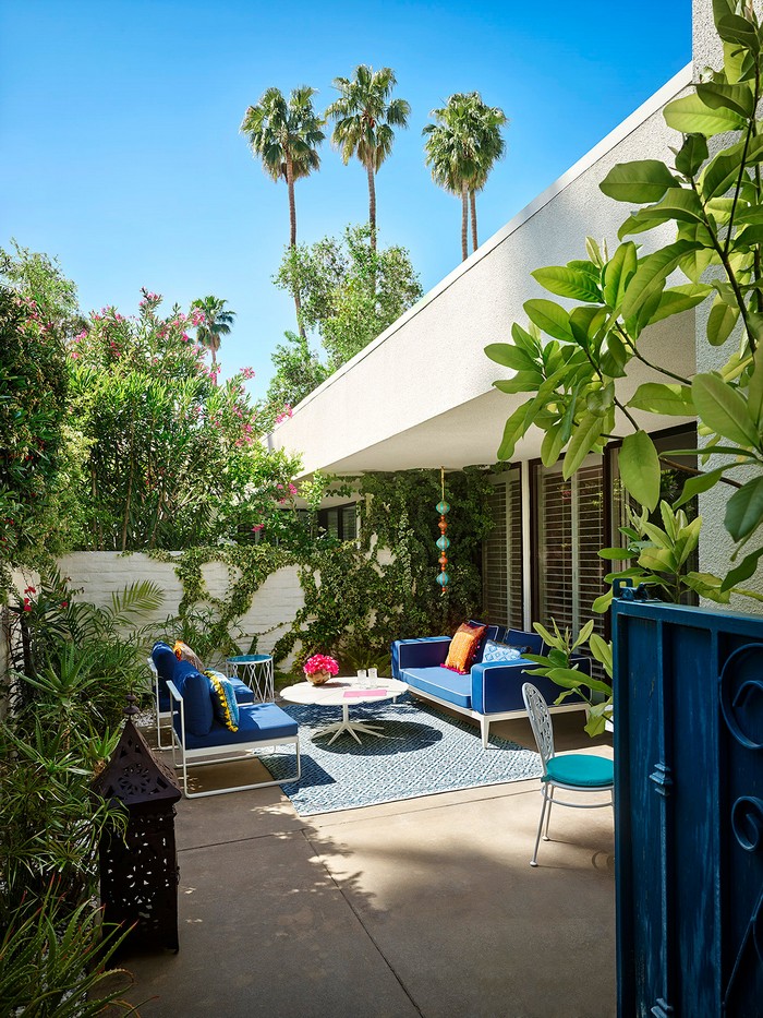The Splashy Parker Palm Springs Hotel Designed by Jonathan Adler_10