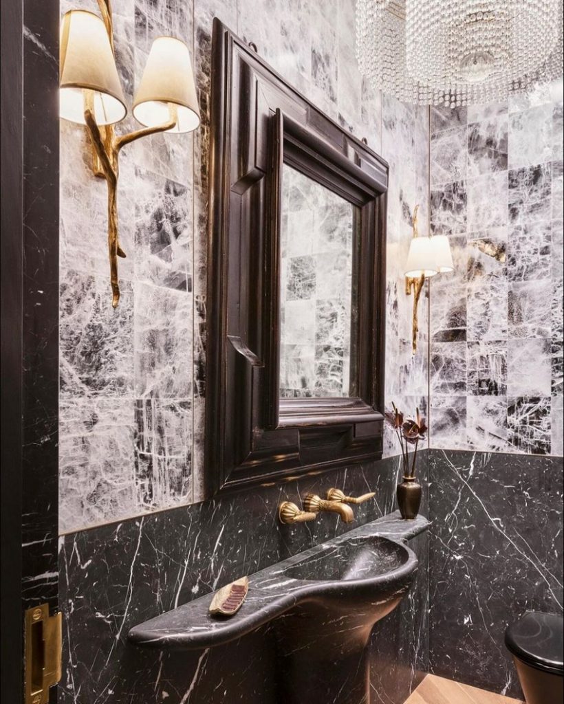 10 Luxury Mirrors That Will Elevate Your Bathroom Decor_2