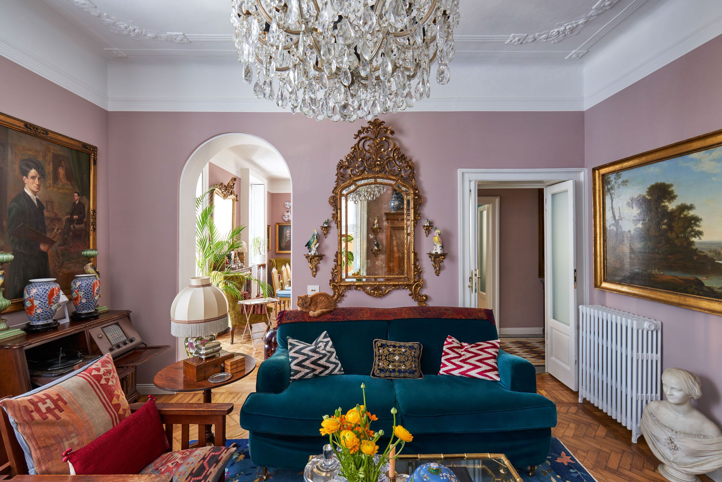 Design Experts Pick The 55 Best Living Room Color Ideas_35