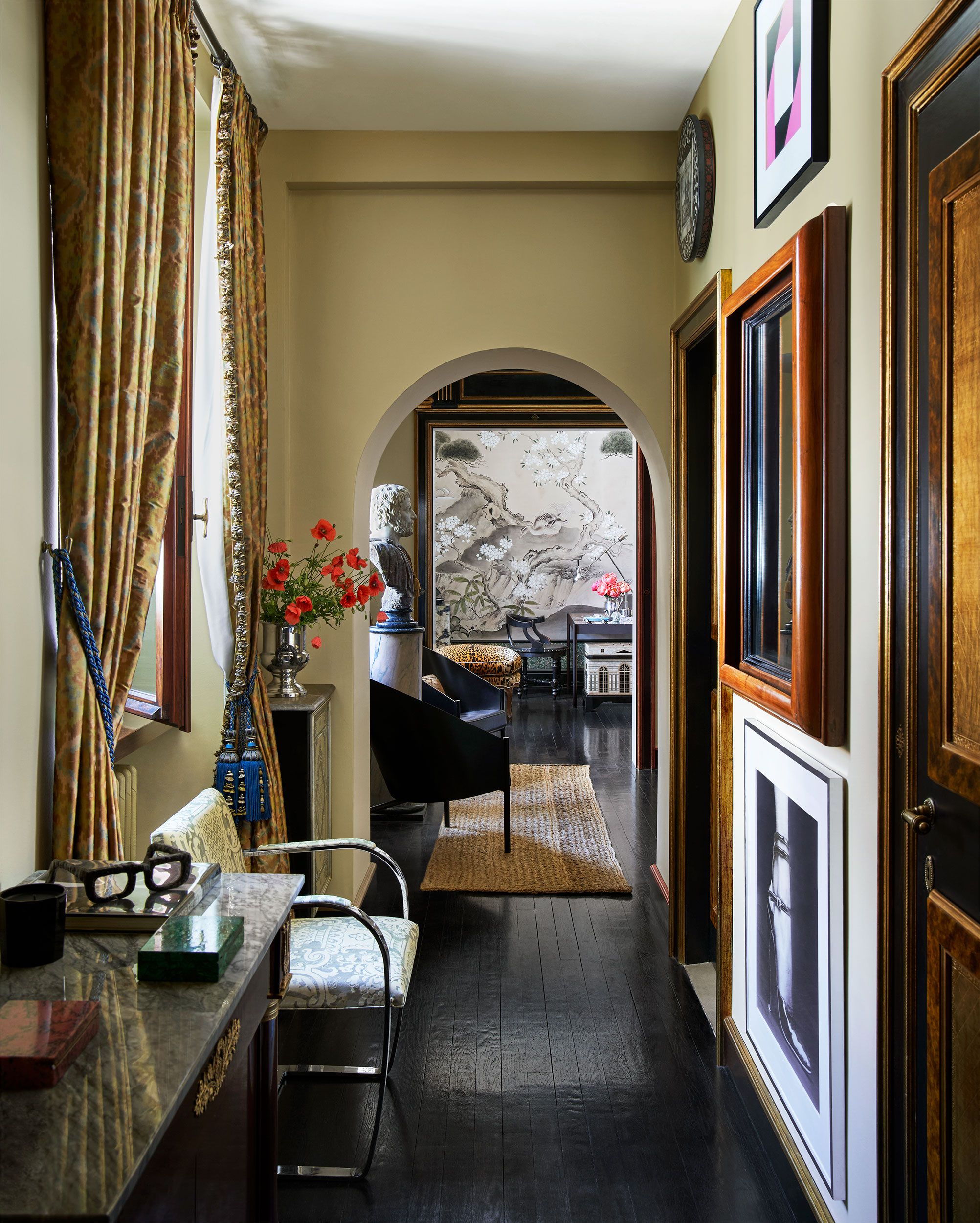 11 Hallway Decor Ideas Worth Narrowing In On_2