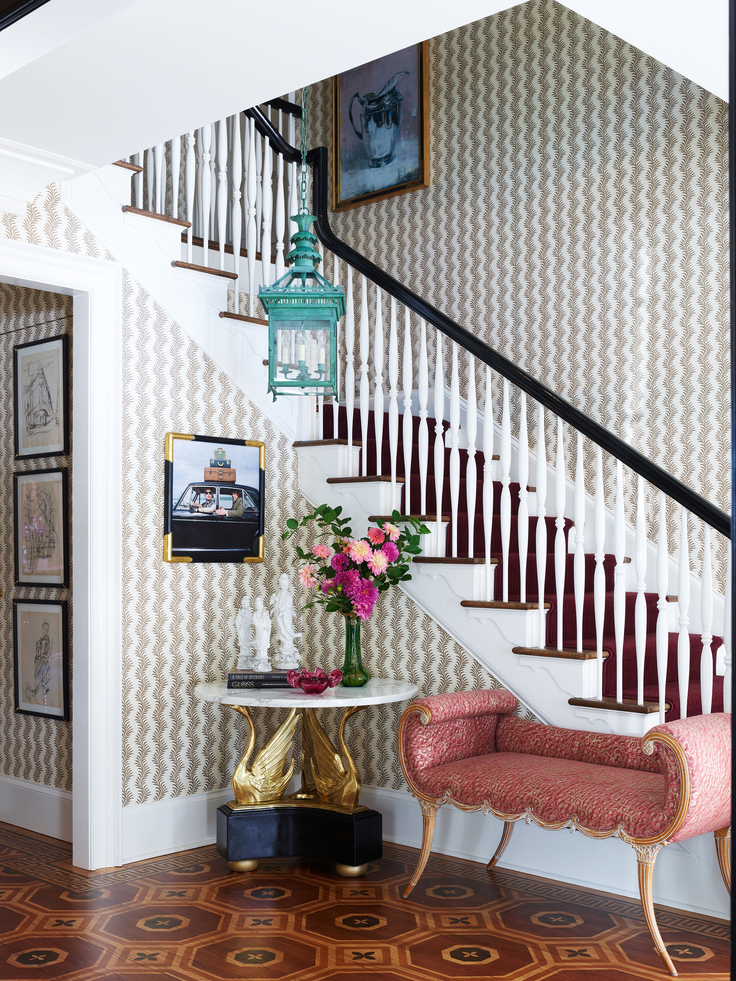 20 Entryway Table Ideas For A Warm Welcome Into Your Home_1