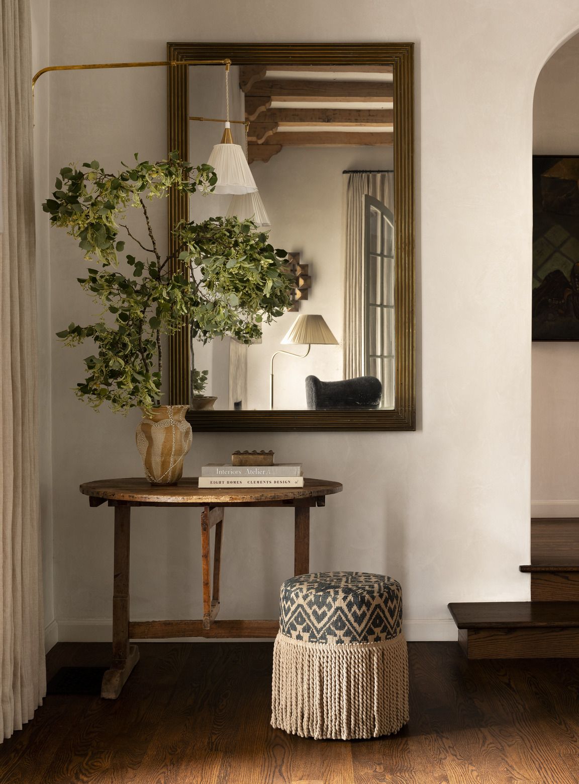 20 Entryway Table Ideas For A Warm Welcome Into Your Home_18