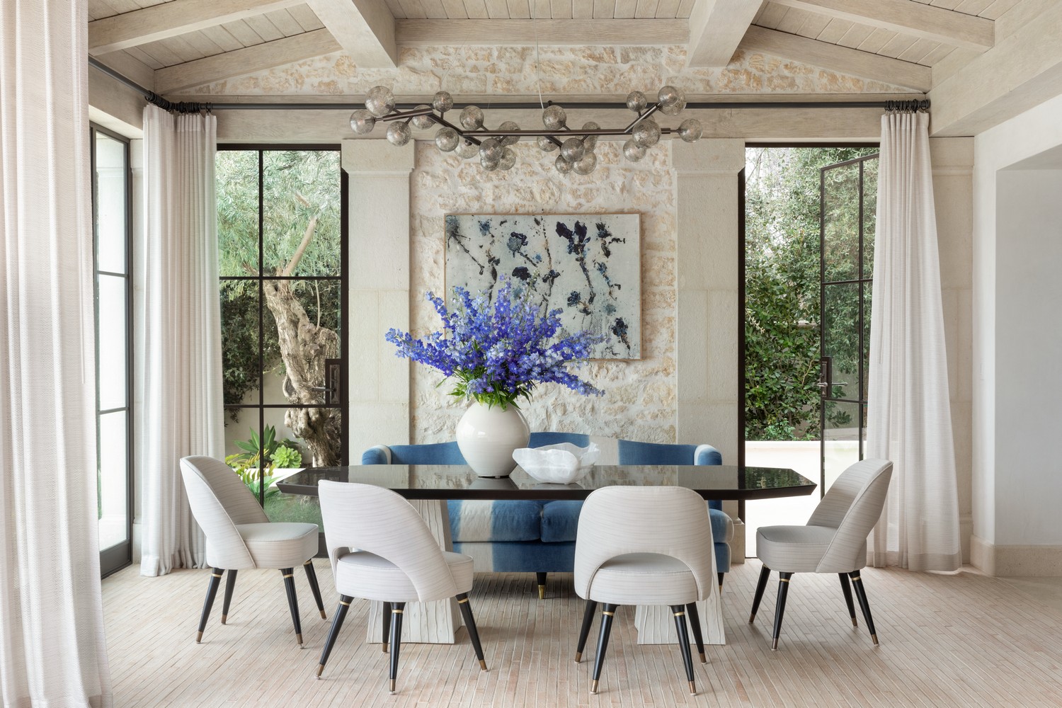 15 Comfy Mid-Century Chairs You'll Sink Right Into_1