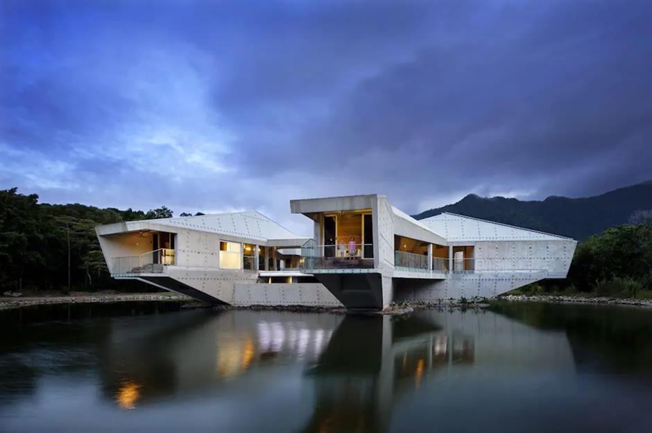 The World's Most Spectacular Modern Homes_1