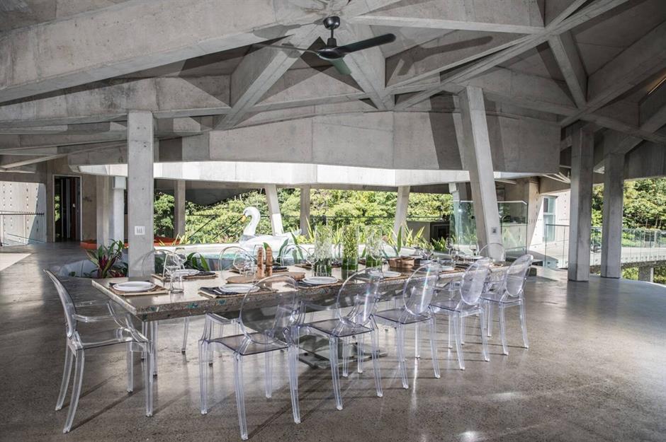 The World's Most Spectacular Modern Homes_2