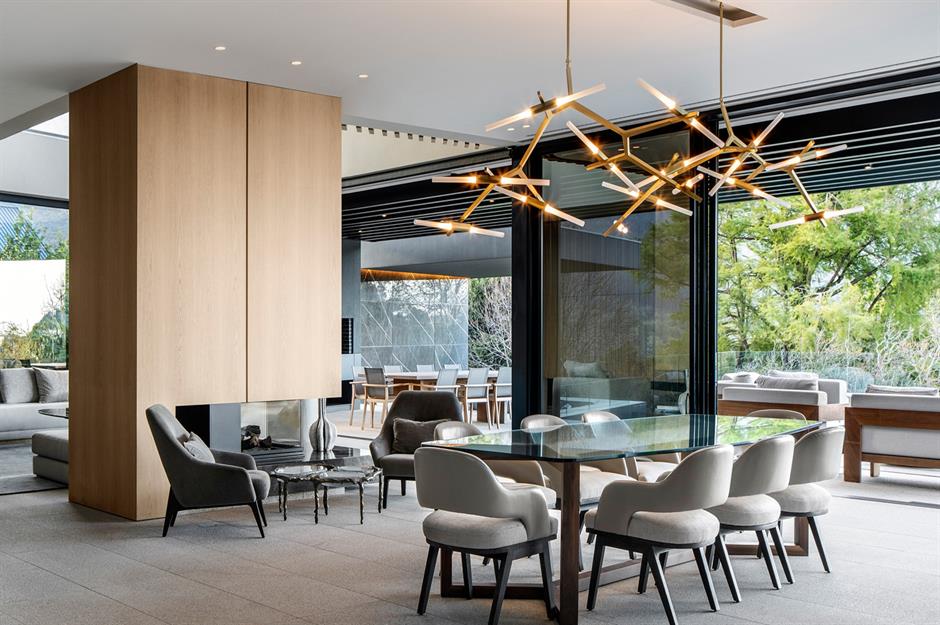 The World's Most Spectacular Modern Homes_21