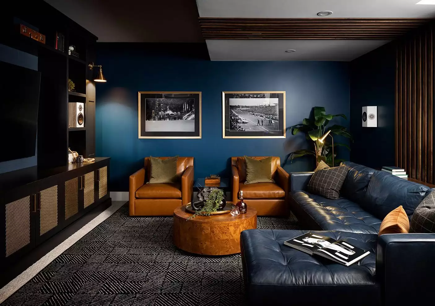 22 Navy Blue Accent Wall Ideas to Elevate Your Space_1