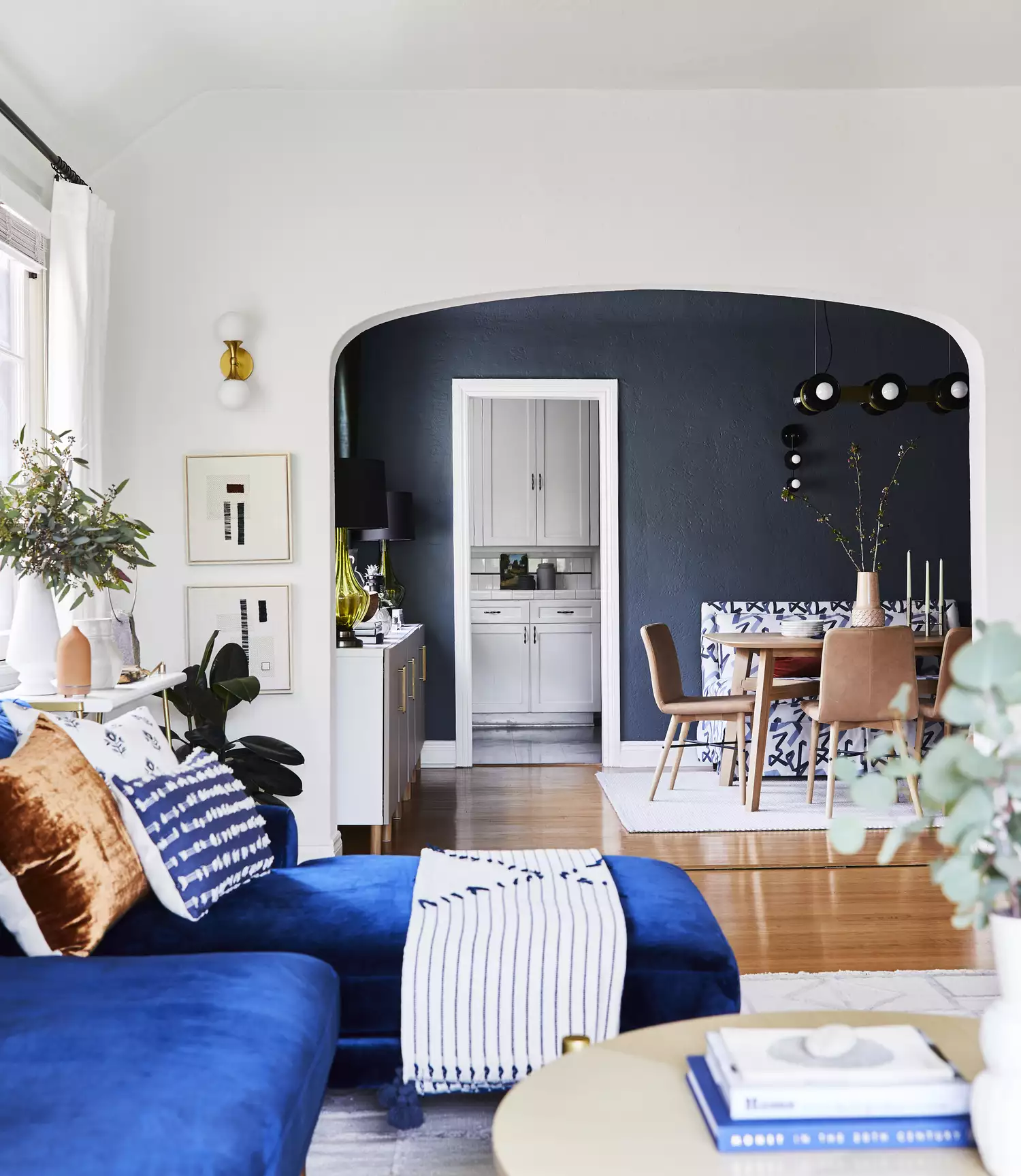 22 Navy Blue Accent Wall Ideas to Elevate Your Space_13