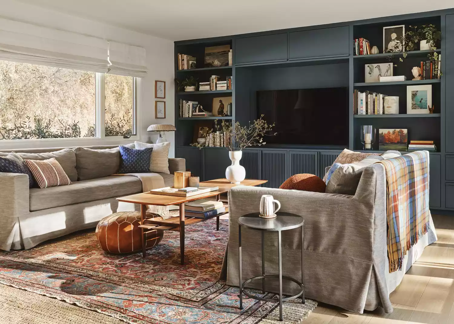 22 Navy Blue Accent Wall Ideas to Elevate Your Space_14
