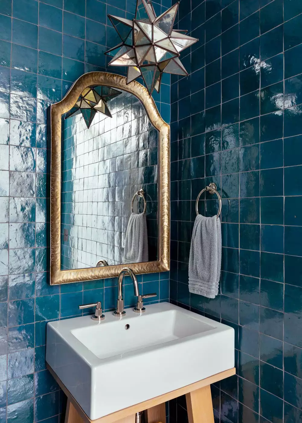 22 Navy Blue Accent Wall Ideas to Elevate Your Space_15