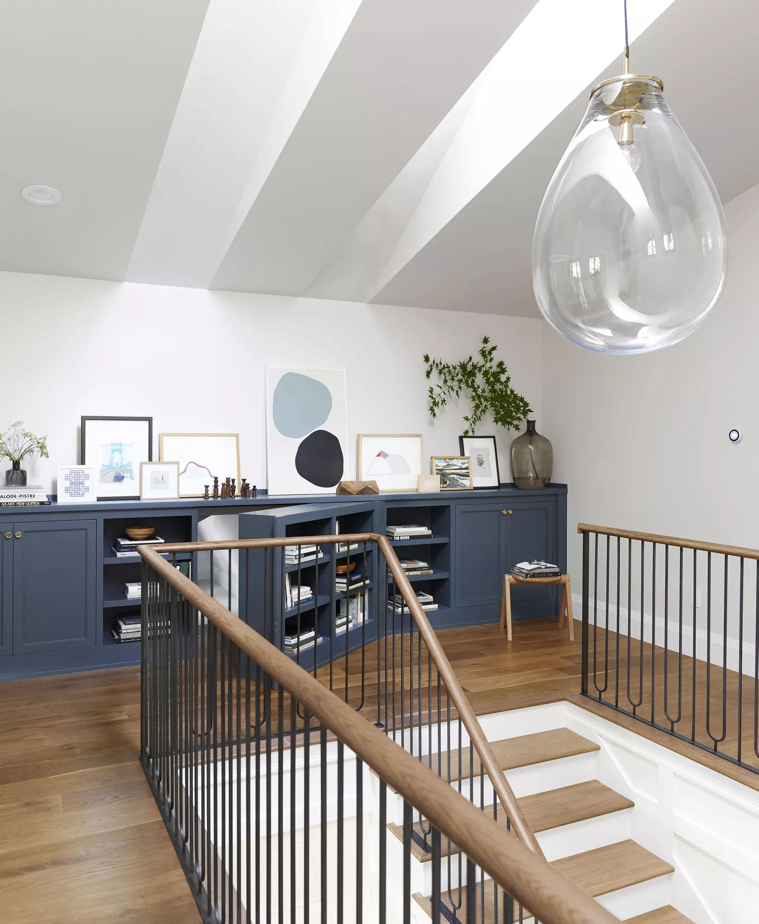 22 Navy Blue Accent Wall Ideas to Elevate Your Space_2