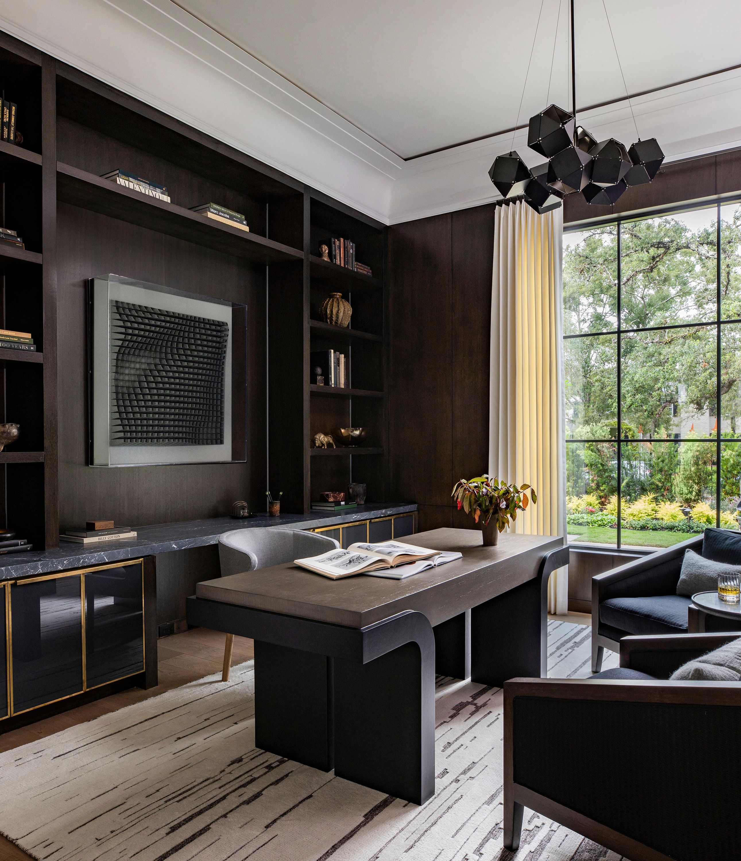 A Francophile Retreat in Houston With Mid-Century And Contemporary Influences_8