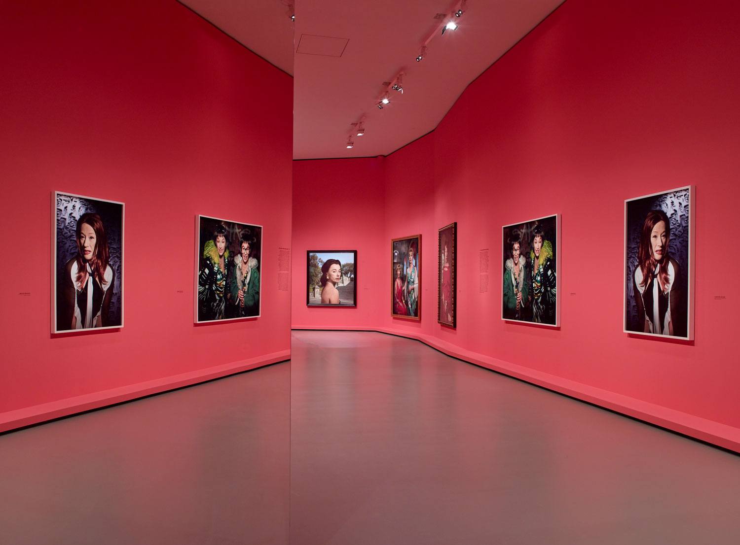 Top Art Galleries in Paris A Cultural Dive into Luxury_3
