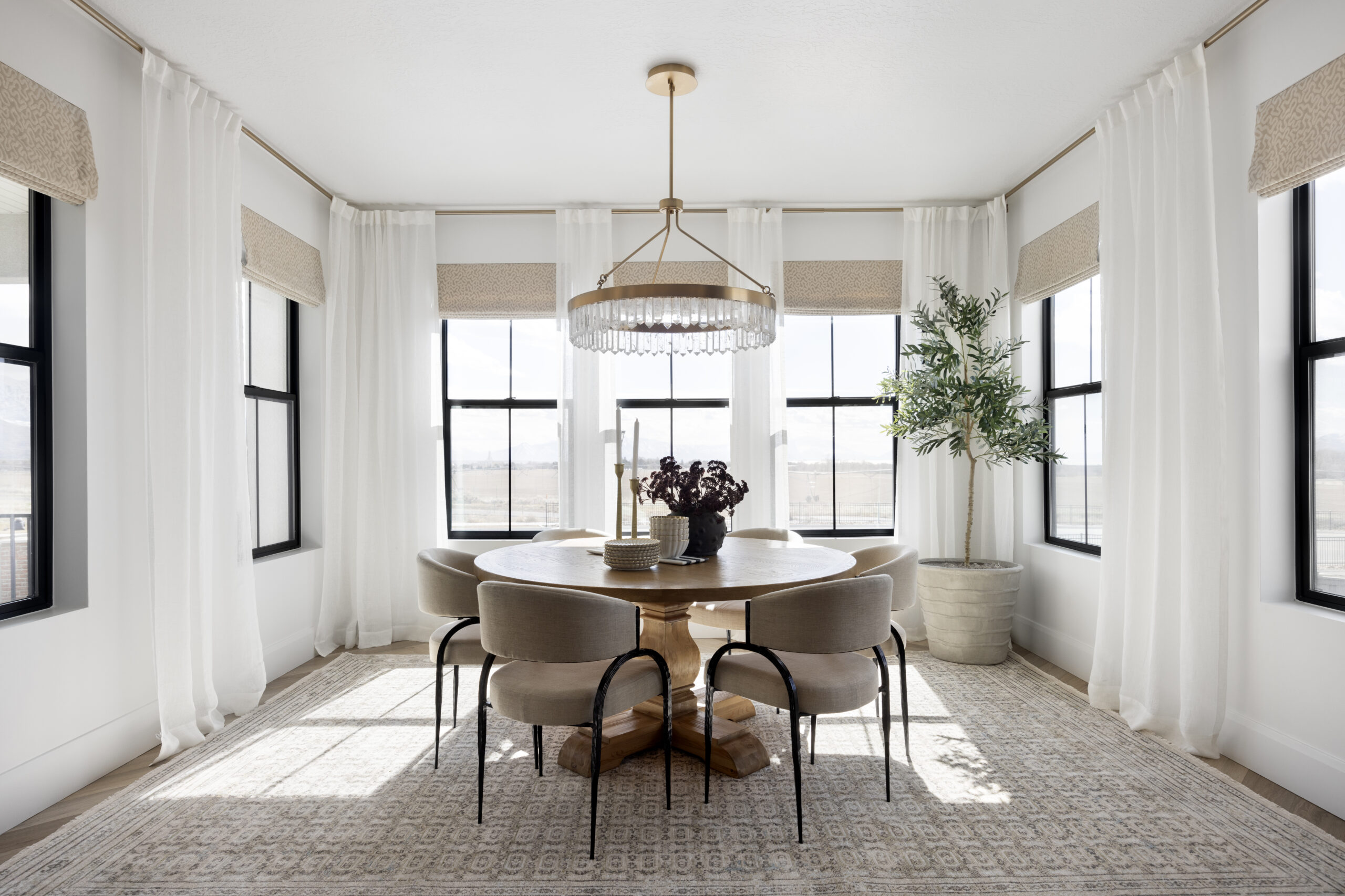Unveiling The Elegance In The Interiors Of Andrea West Design_4